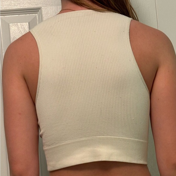 Garage white ribbed cropped tank top - Picture 2 of 5